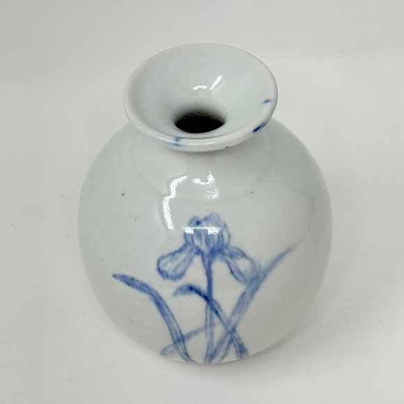 Vintage Chinoiserie Porcelain Flower Vase - Picture 2 of 6